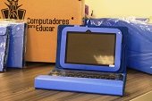 Gobernador gestionó 10.500 tabletas para la enseñanza de informática en colegios del departamento