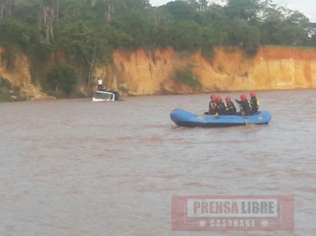Bomberos rescató a conductor de la Gobernación en medio de creciente súbita del río Charte
