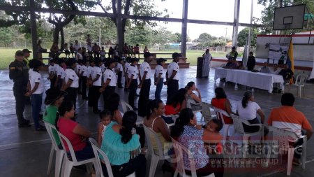 Policía graduó 27 patrulleros cívicos juveniles en la Chaparrera