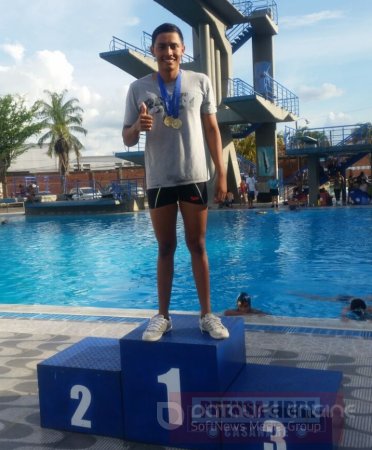 Estudiante de Unitrópico ganó dos medallas de oro en campeonato nacional de natación