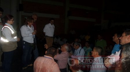 A medias socialización de doble calzada Villavicencio - Yopal por falta de energía en auditorio de Yopal