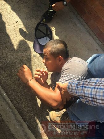 Comunidad capturó a delincuente que atracó a menor de edad en Aguazul