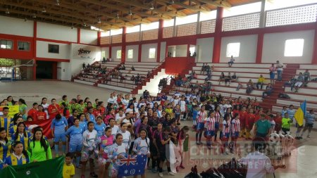 Mundialito de fútbol de salón femenino en los barrios de Yopal