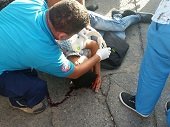 Motociclista en delicado estado de salud luego de ser arrollado por ambulancia
