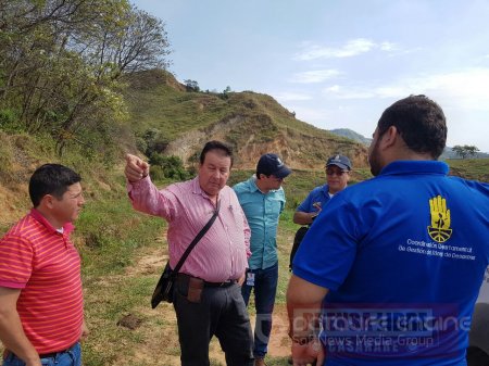 Mantenimiento a vía que comunica 10 veredas de Támara