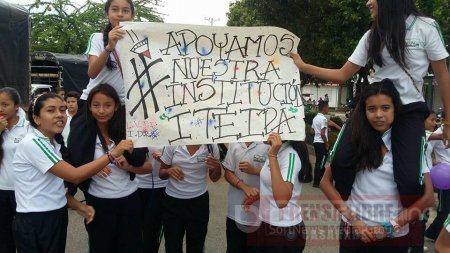 Estudiantes de Paz de Ariporo protestan ante incumplimiento del programa de restaurantes escolares