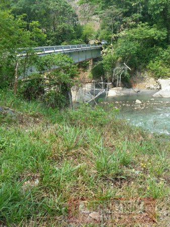Obras de protección a puentes en las veredas Guayaquito y El Perico 