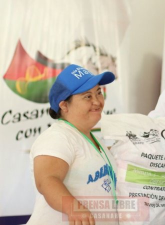 Paquetes nutricionales para personas con discapacidad entrega primera dama del departamento