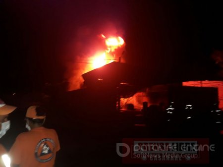 Millonarias pérdidas dejó incendio en bodega en Aguazul