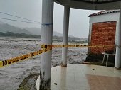 Drama para familias afectadas por socavación del río Cravo Sur a sus viviendas en Yopal