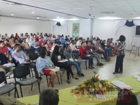 No hay enseñanza sin investigación, según reconocido pedagogo en charla con maestros de Casanare