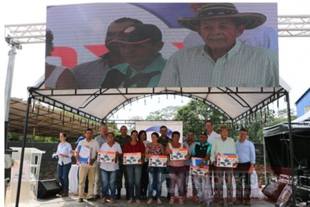 Oxy y comunidades de Arauca celebraron la entrega de 306 casas en los últimos cuatro años