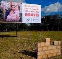Primer aniversario de las prometidas viviendas gratis de Vargas Lleras en Monterrey