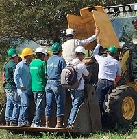 Formación en maquinaria pesada y trabajo seguro de alturas reciben 15 personas en reintegración en Yopal