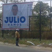 Romper vallas y quemar propaganda: Una desesperada medida contra la campaña Julio Ramos CR 101