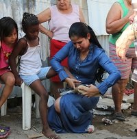Ayudas a población vulnerable de Yopal y Aguazul entrega Primera Dama del Departamento 