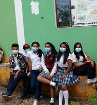 Debido a olores putrefactos por tuberías de alcantarillado obstruidas Colegio debió suspender clases en El Morro