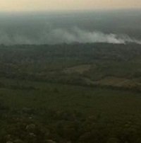 Bomberos de Casanare luchan contra incendio forestal en la Serranía de La Lindosa en Guaviare