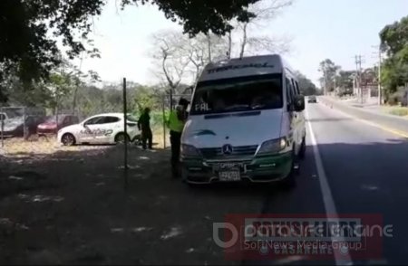 Parqueadero invadió predio donde la Policía realiza puestos de control en la vía Yopal - Aguazul