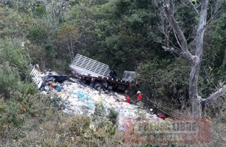 Un muerto y cuatro heridos en accidente de tránsito en la vía a Monterrey 