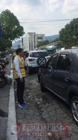 Endurecen operativos en el centro de Yopal contra parqueo de vehículos en las calles
