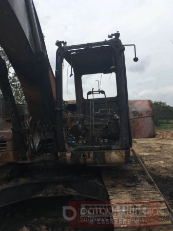 Manos criminales incineraron maquinaria pesada en Maní