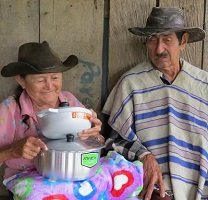Kits de cocina y habitación a familias de Yopal y Nunchía donaron voluntarios Equión
