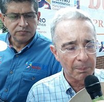Citación a indagatoria al senador Álvaro Uribe por parte de la Corte Suprema originó su renuncia