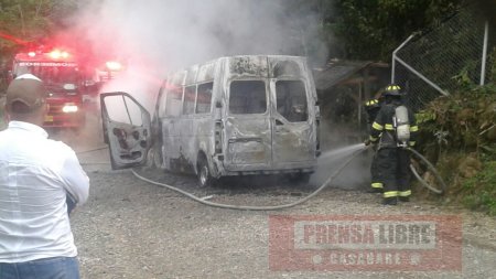Al ELN atribuyen quema de buseta en el Corregimiento de El Morro en zona rural de Yopal