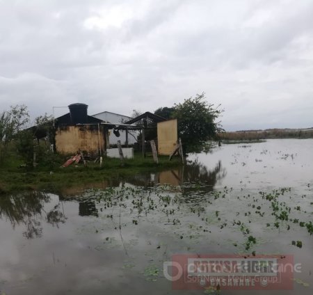 Inundaciones impiden el acceso de los niños a la escuelita Girasoles en Hato Corozal