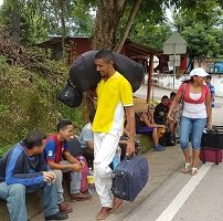 Continúa procesión de venezolanos hacia Casanare 