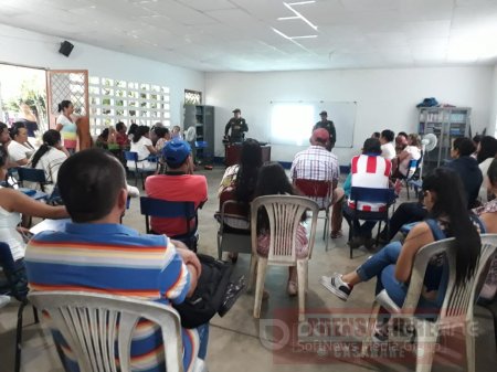 En Hato Corozal Policía realiza charlas para prevenir el consumo de sustancias psicoactivas