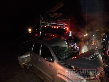 Tres vehículos involucrados en accidente en el puente La Cabuya