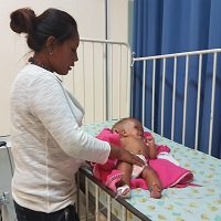Mamá de bebé con hidrocefalia clama ayuda