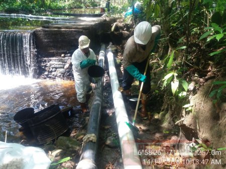 Ecopetrol atiende emergencia en zona rural de Saravena por atentado a oleoducto