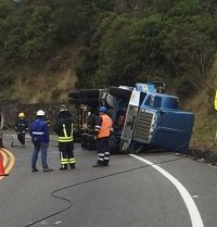 230 barriles de nafta se derramaron en la vía Bogotá &#8211; Villavicencio en accidente de carrotanque