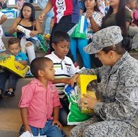 Fuerza Aérea llevó más de 300 regalos para los niños del Vichada