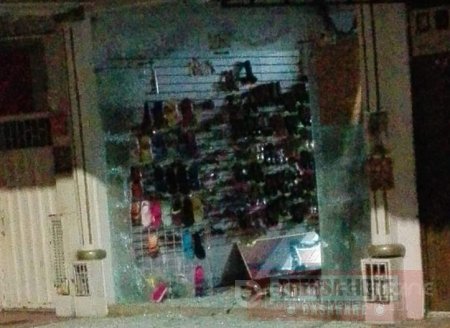 Artefacto explosivo causó daños a dos locales comerciales en Paz de Ariporo