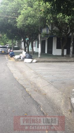 Indisciplina en disposición de basuras en vías públicas de Yopal 