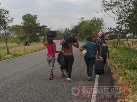 Cientos de venezolanos siguen circulando por vías y municipios de Casanare