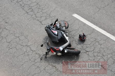 Motociclista lesionado en accidente en el intercambiador vial de Yopal